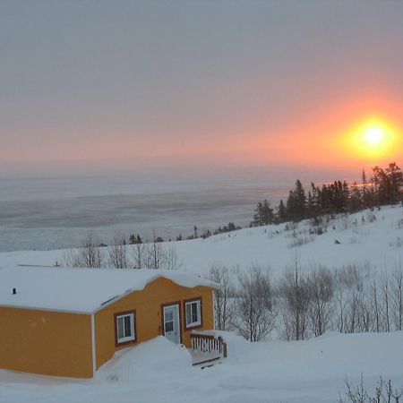 Les Chalets Au Bord De La Mer Les Escoumins Ngoại thất bức ảnh
