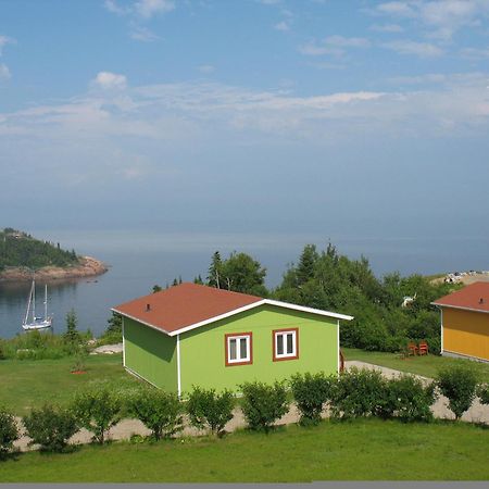 Les Chalets Au Bord De La Mer Les Escoumins Ngoại thất bức ảnh