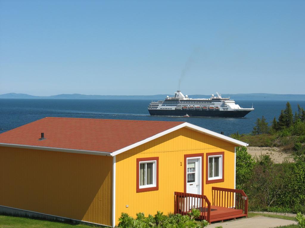 Les Chalets Au Bord De La Mer Les Escoumins Ngoại thất bức ảnh